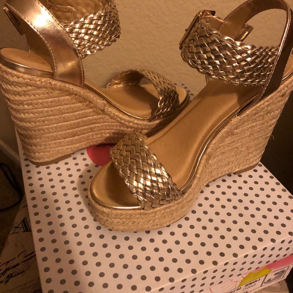 Beautiful Wedges - Picture 2 of 5